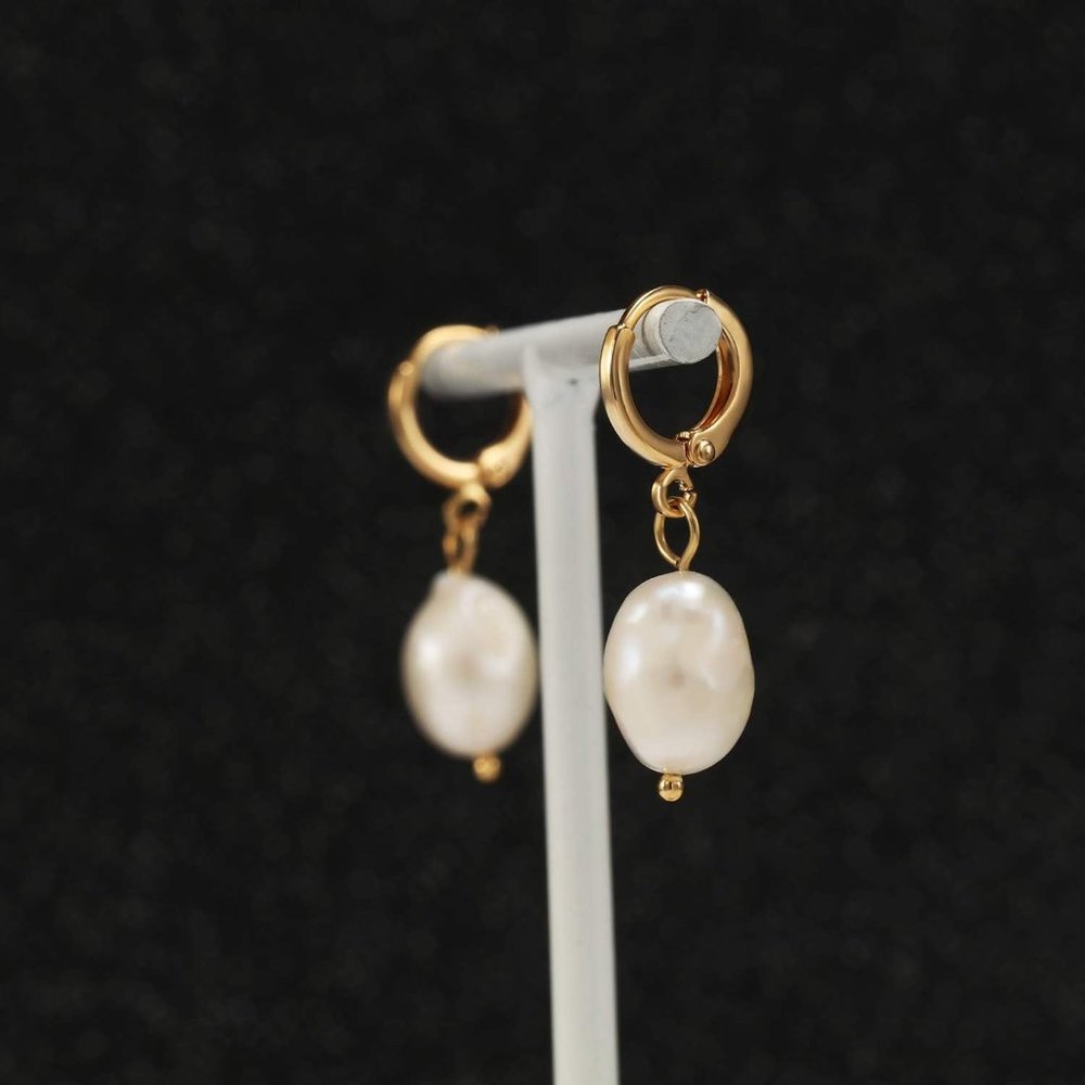 Gold Pearls Earrings